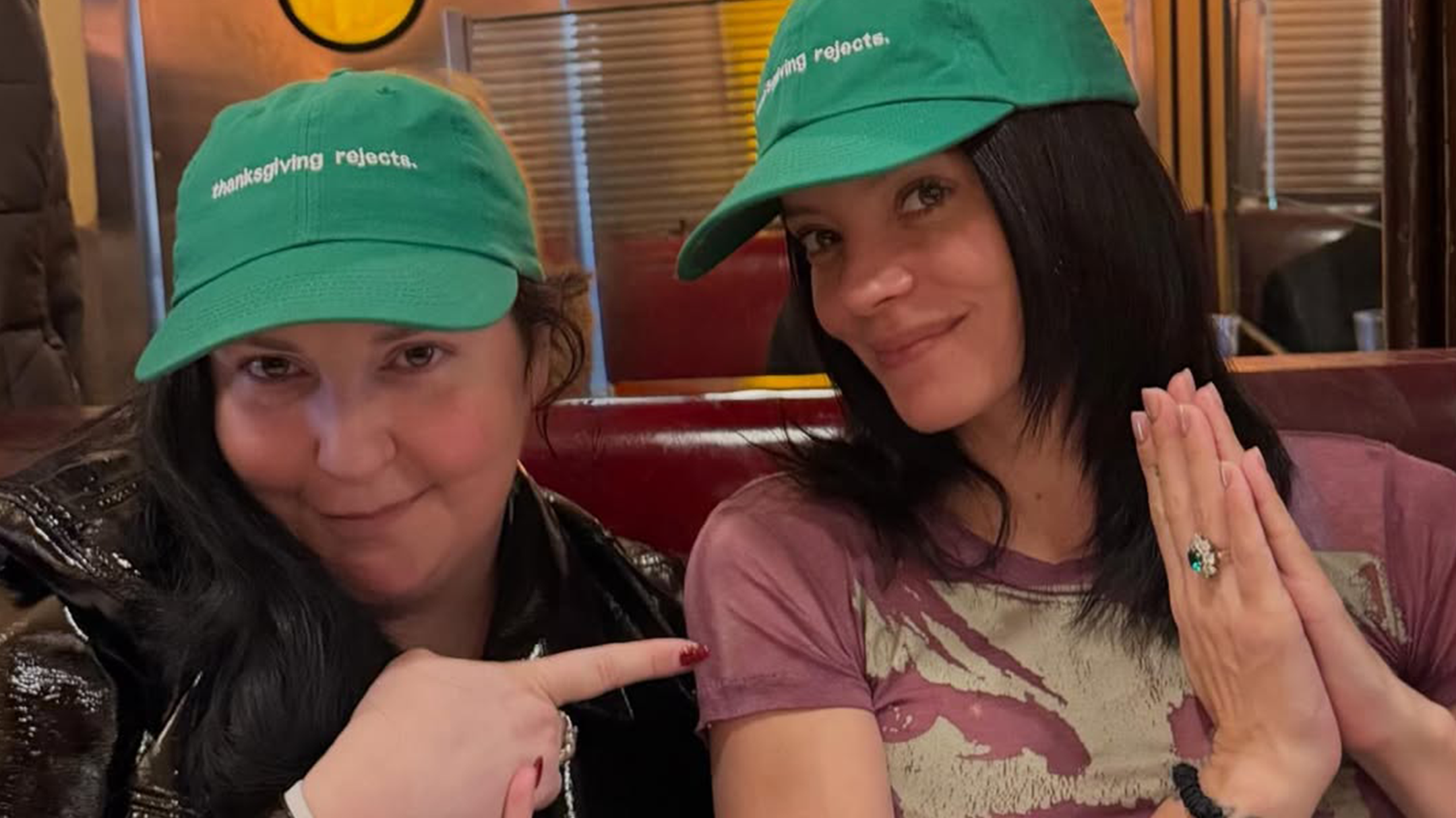 Lily Allen ismét emlékezik exférjére, David Harbourra!