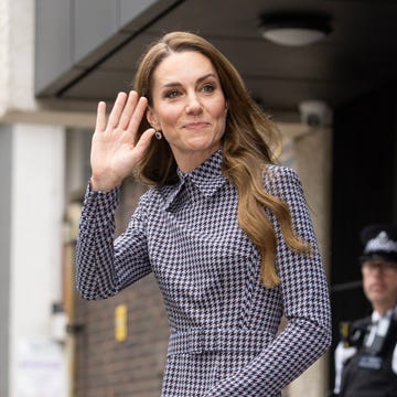 Dua Lipa: Jégkirálynő Kim Kardashian csillogó miniruhájában!