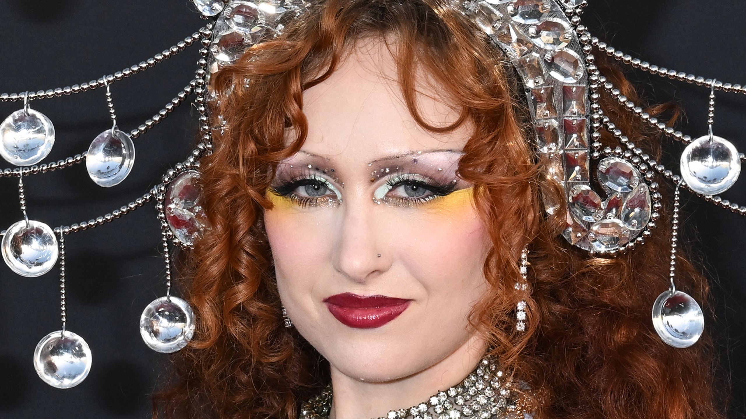 Tattooja Chappell Roan-nak: igazi (Hattyú) hercegnő!