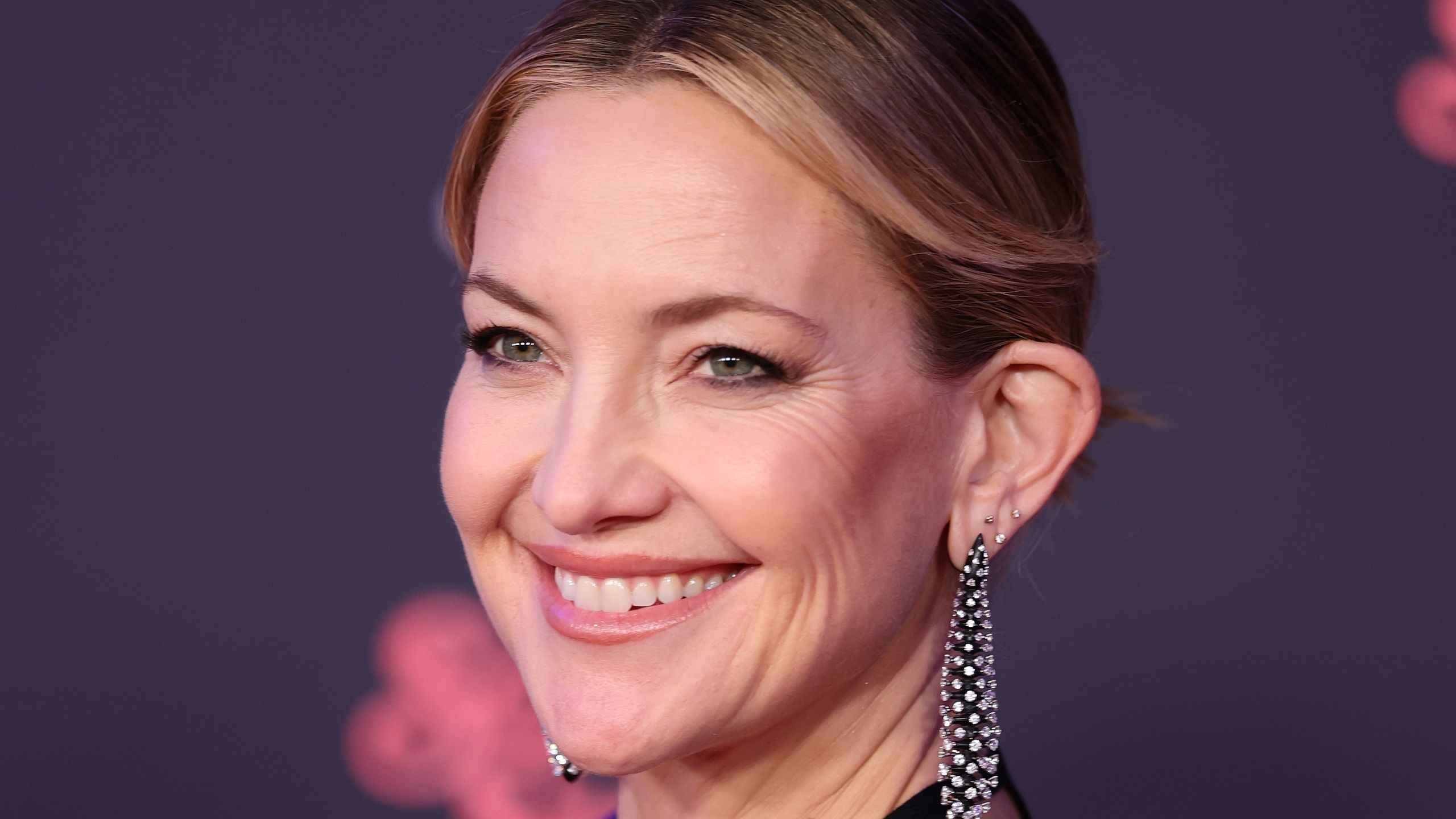 Kék Aura Körmök: Kate Hudson Új Stílusa, Nézd Meg!