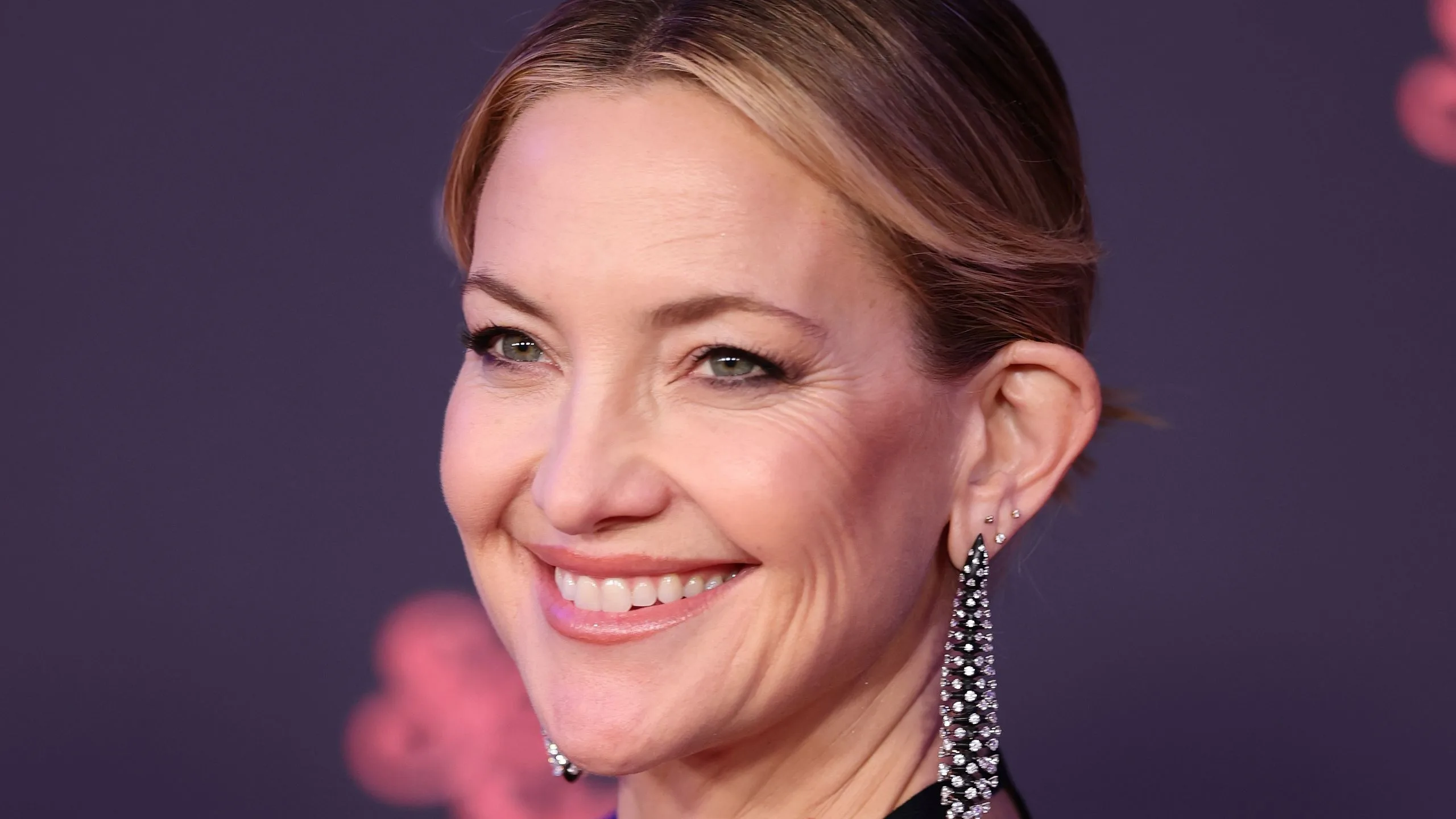Kék Aura Körmök: Kate Hudson Új Stílusa, Nézd Meg!