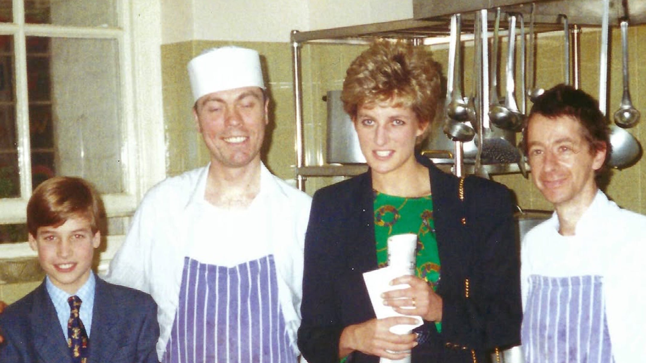 Diana hercegnő ritka fotója a királyi családtól az ünnepekre