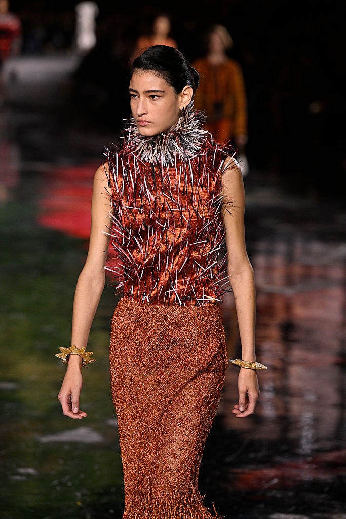 Michelle Obama Fuzzy Chanel-ben népszerűsíti új könyvét!