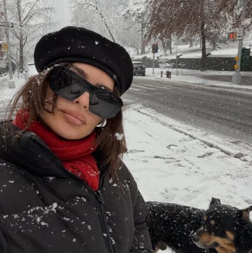 Taylor Swift születésnapi hétvégéje: Chiefs-meccs és ünnepi kabát!