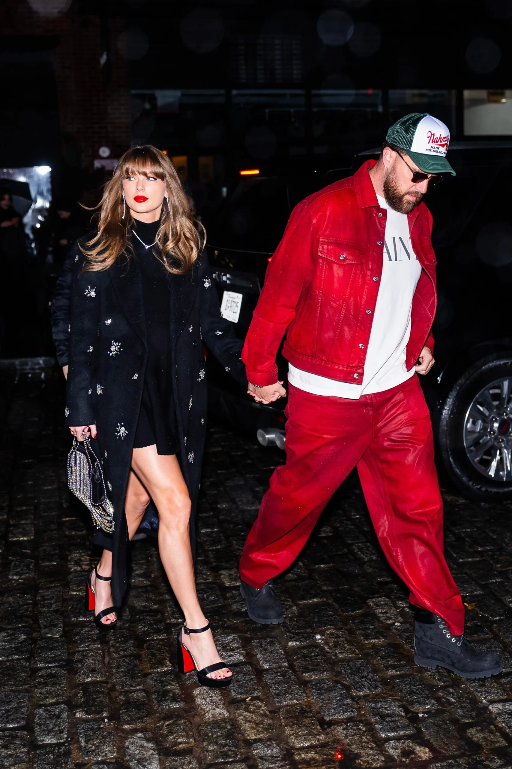 Taylor Swift 13 Legjobb Outfitje 2025-ből – Születésnapjára!
