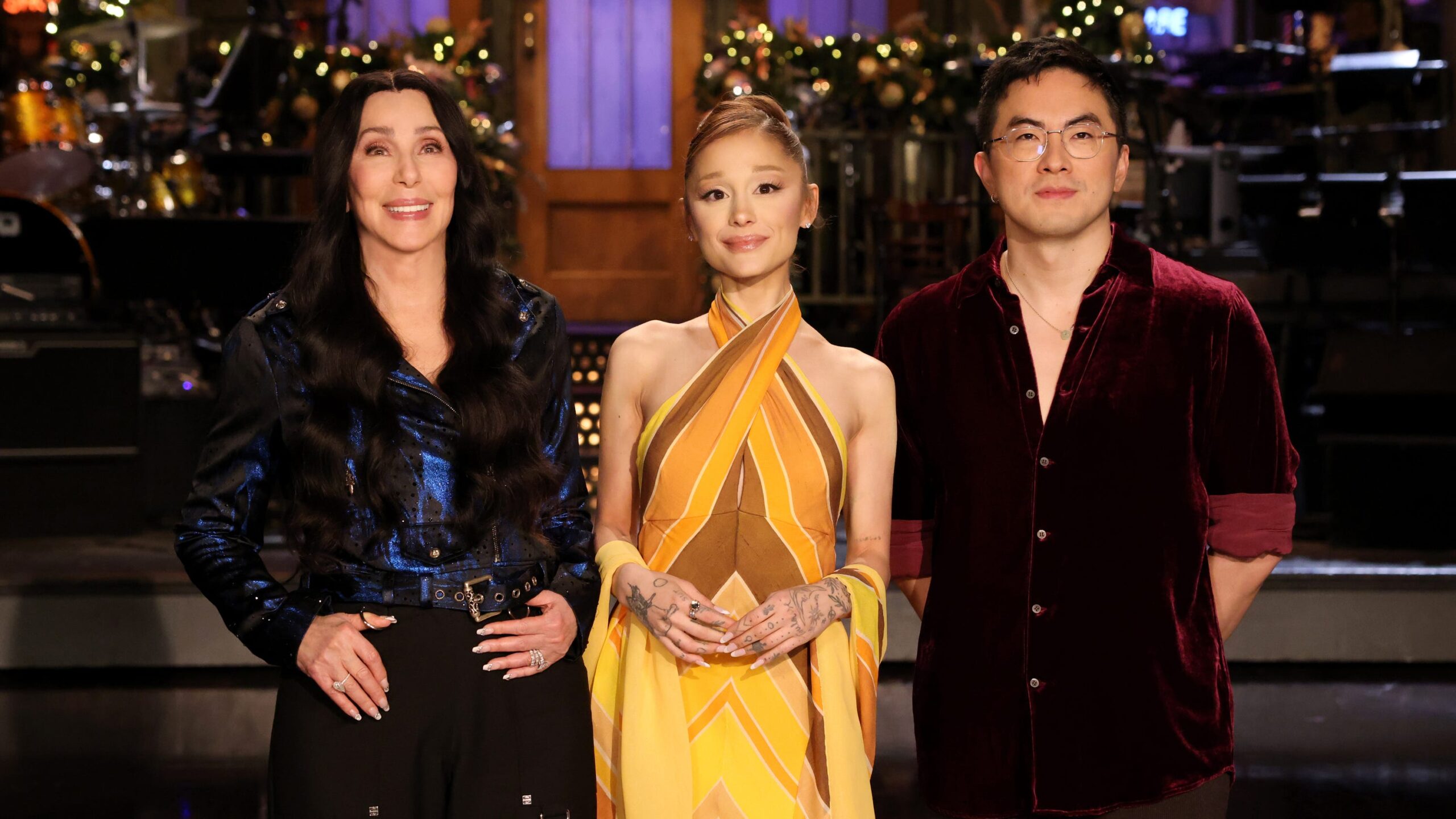 Ariana Grande visszahozza a ’70-es éveket Bob Mackie ruhájában!