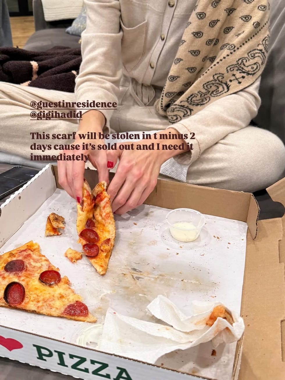 Fur Coat: Bella Hadid stílusleckéje Aspenben!