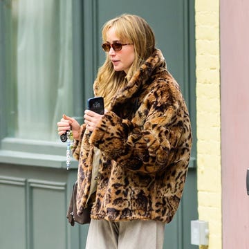 Anderson szőkéje eper árnyalatot kapott – nézd meg!