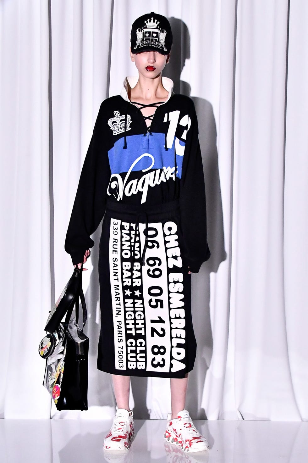 Rihanna: Télen is trendi a preppy rétegzés Vaquera stílusban!