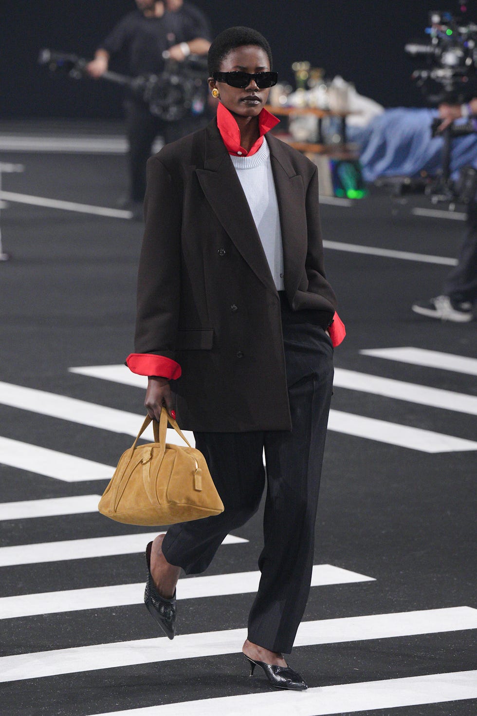 Párizsban Willy Chavarria 2000 embert hívott meg egy zenésre!