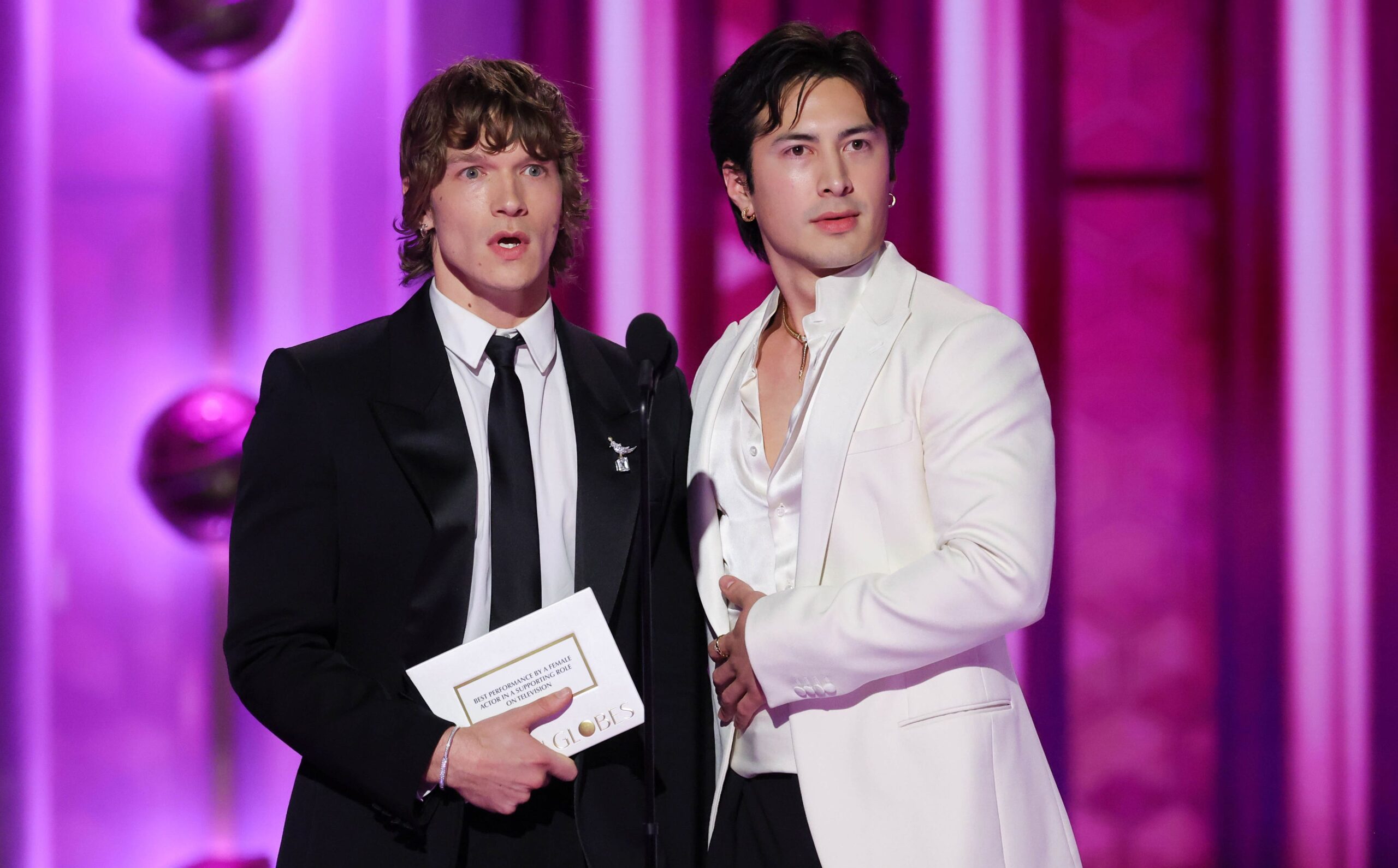 Rivalizáló páros: Connor Storrie és Hudson Williams a Golden Globe-on!