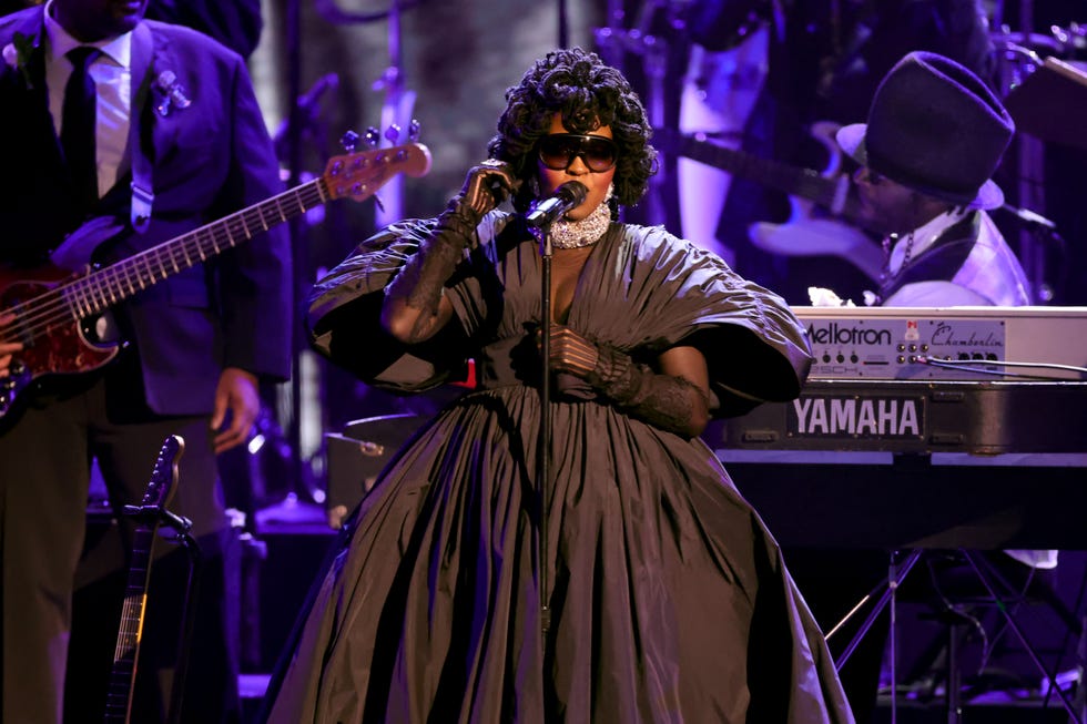 Lauryn Hill megemlékezik Roberta Flackről és D'Angelóról a 2026-os Grammyn!