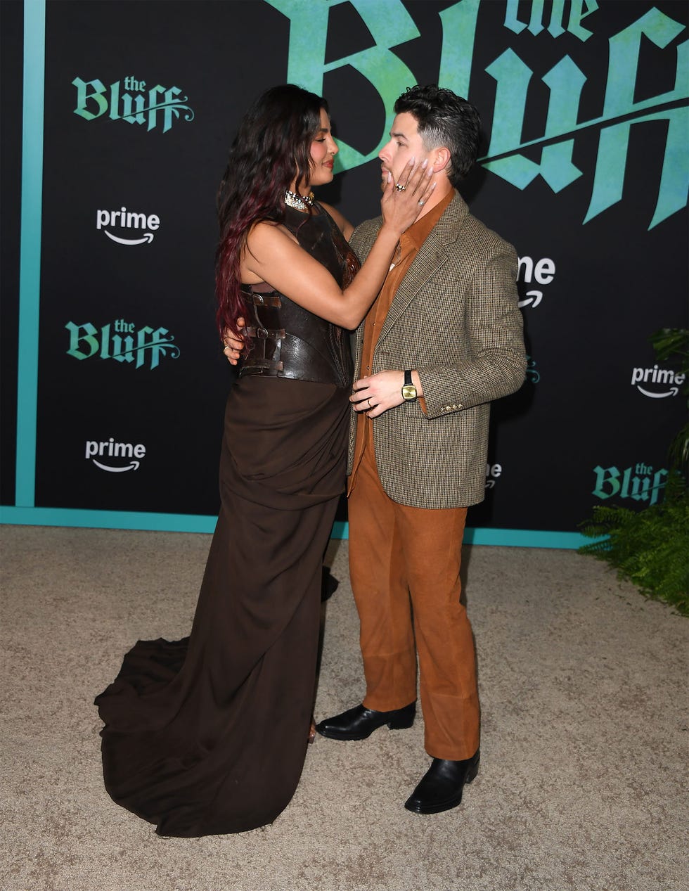 Priyanka Chopra: Két fűzőruha egy éjszakára!