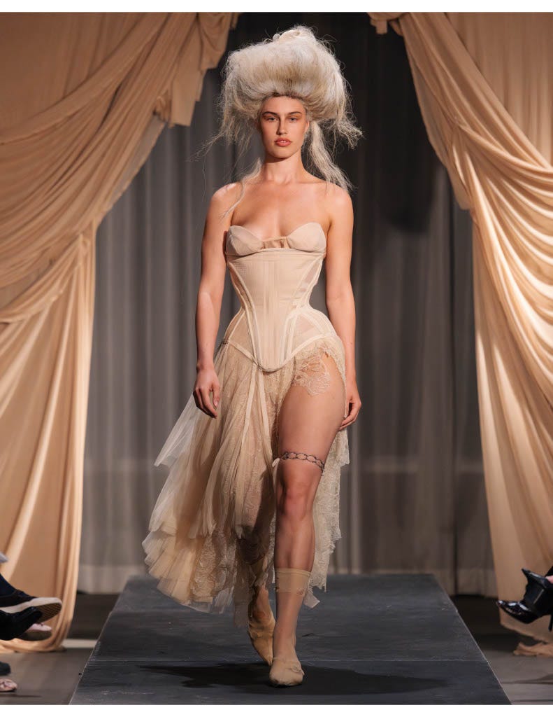 Új tervező Andrew Curwen bemutatkozik a New York-i divathéten!