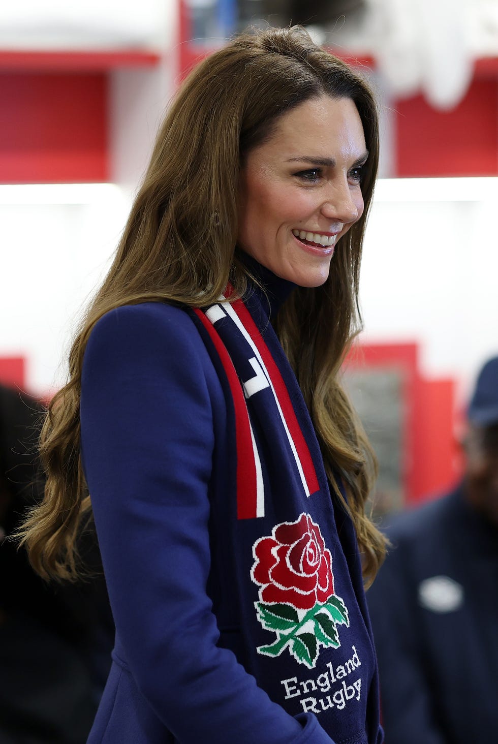 Királyi kék köpenyben nézi a rögbimeccset Katalin hercegné!
