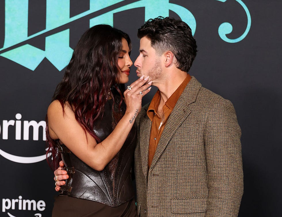 Priyanka Chopra: Két fűzőruha egy éjszakára!