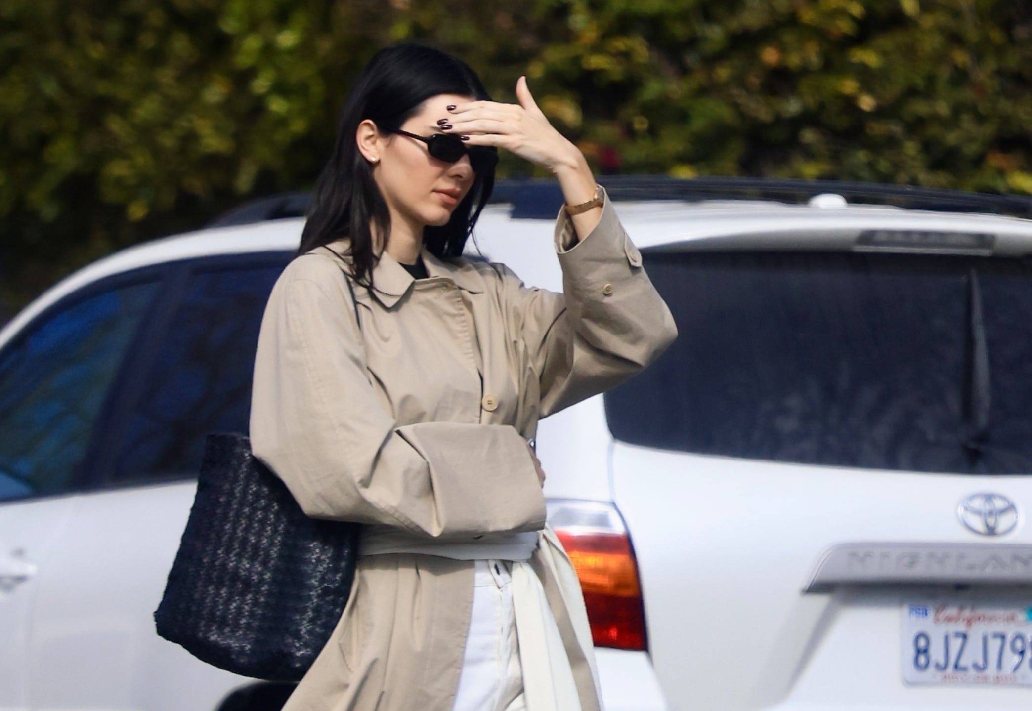 Kendall Jenner újraértelmezi a klasszikus trench kabátot!