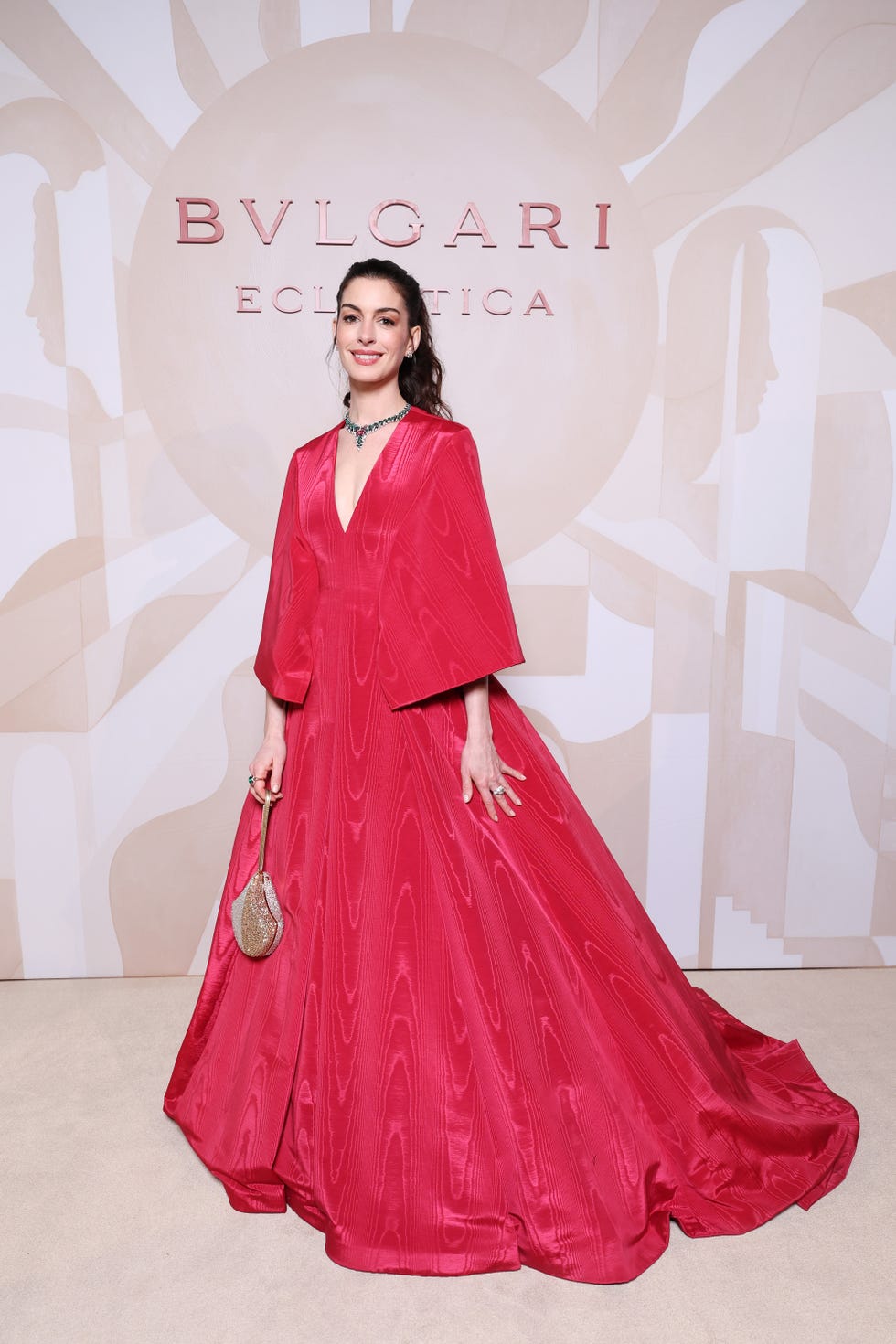 Piros: Anne Hathaway színe, ami mindenkinek áll!