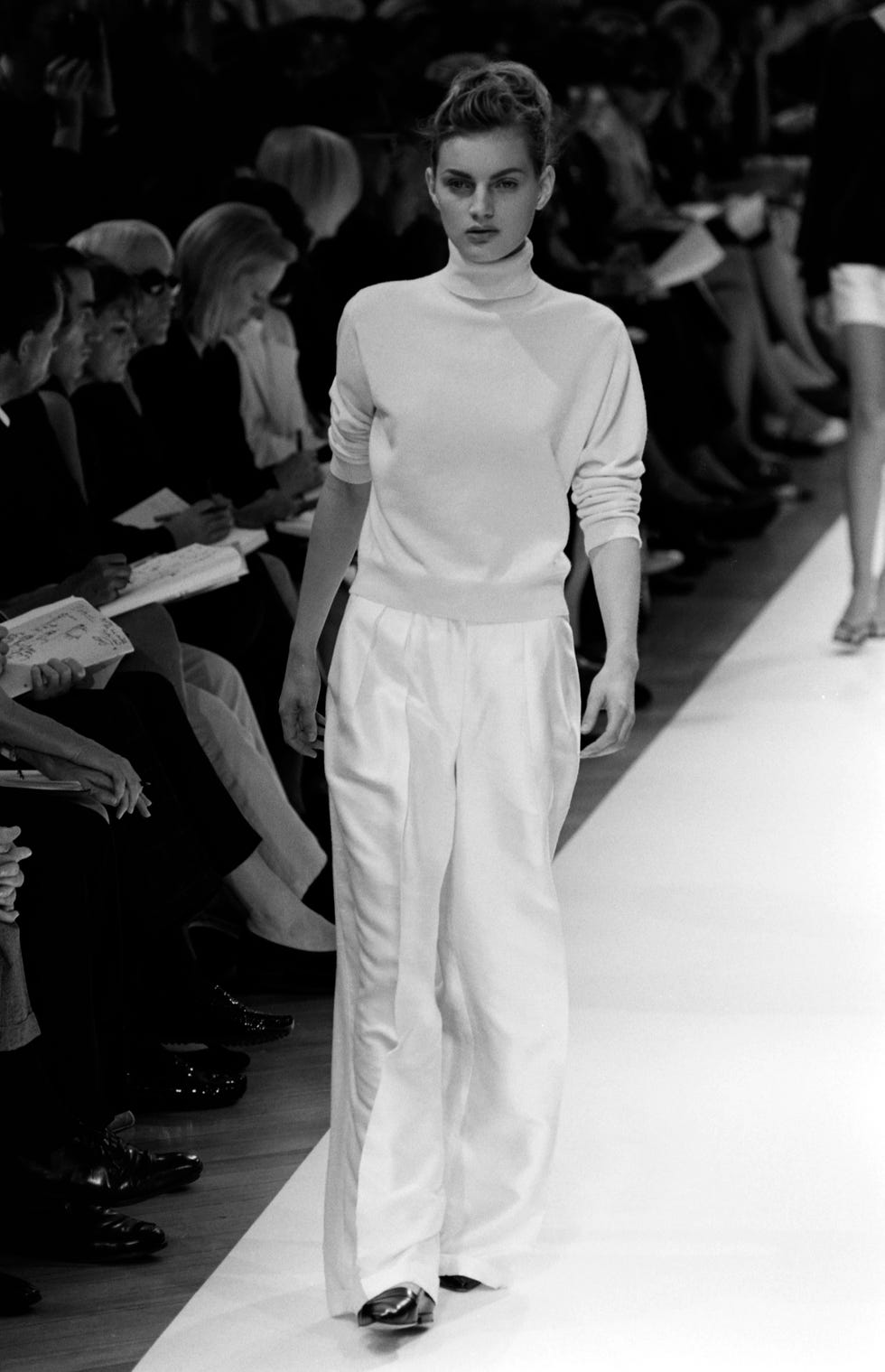 Guinevere Van Seenus: A '90-es évek ikonjává vált!