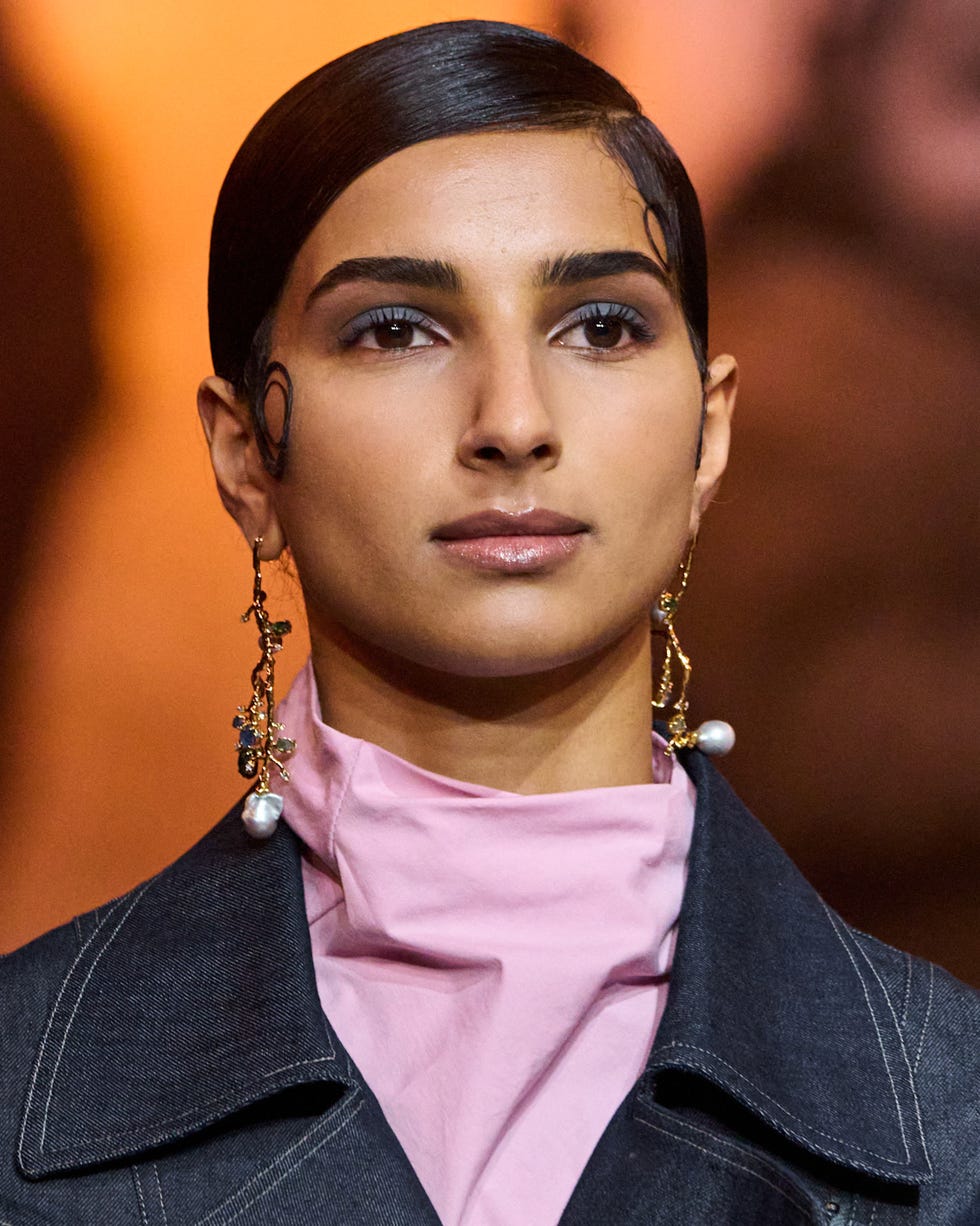 Az Égszínkék: 2026 Egyetlen Szükséges Szemhéjpúder Színe!