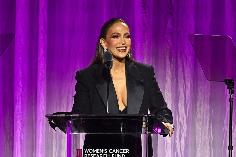 Jennifer Lopez: A Szexi Üzleti Megjelenés Mestere!