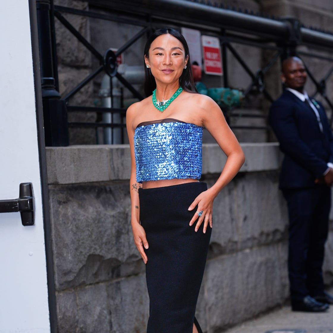 Jade nyaklánc: Greta Lee szettjének színes csodája!