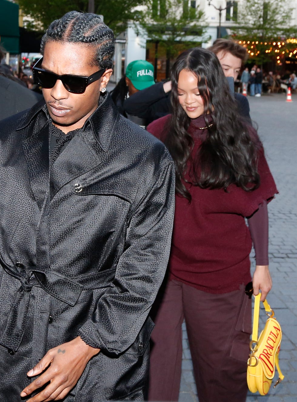 Rihanna megjelenése: Dracula táska Jonathan Andersontól!