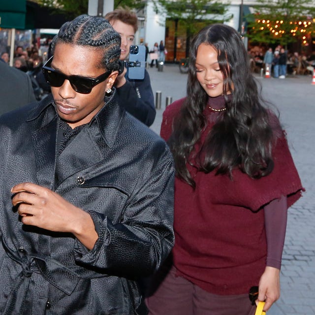 Rihanna megjelenése: Dracula táska Jonathan Andersontól!