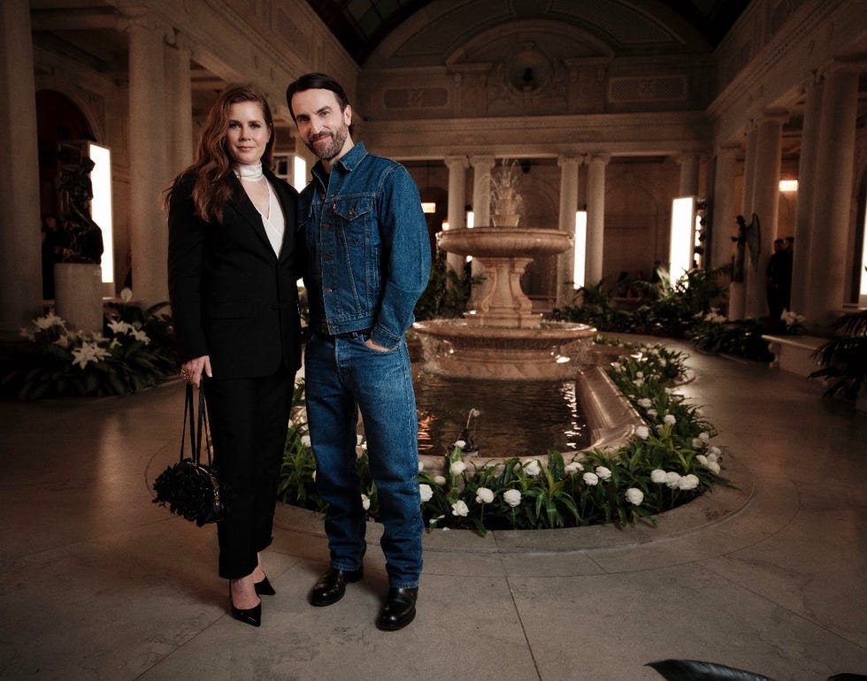 Amy Adams első Louis Vuitton bemutatója: igazi műalkotás!