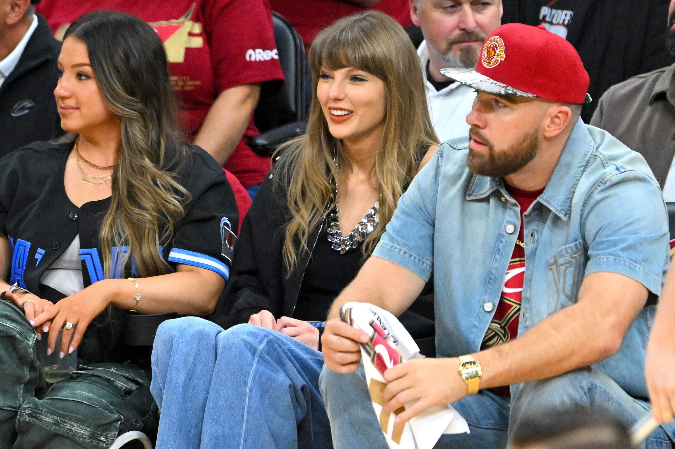 Taylor Swift és Travis Kelce: Minden pálya melletti fotó!