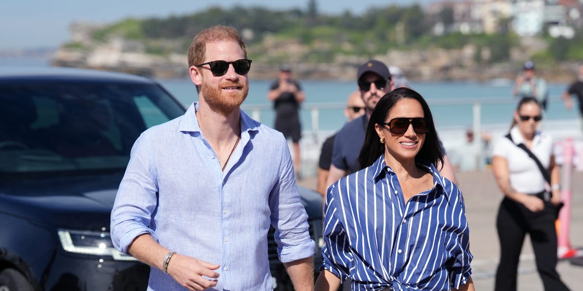 Meghan Markle and Family Arrive in England to Start New Chapter